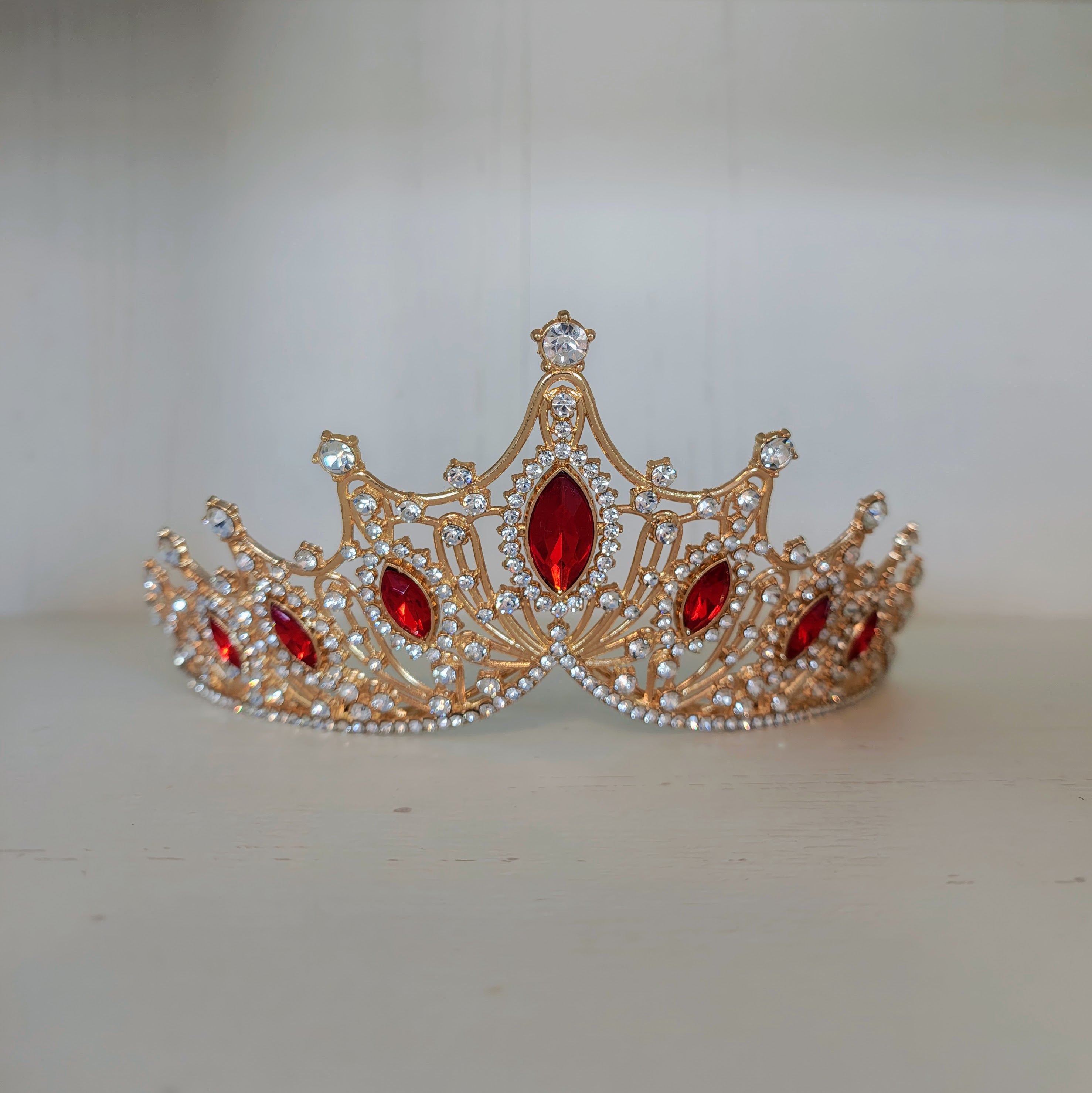 Peaked Regal Crown (4 Colors)