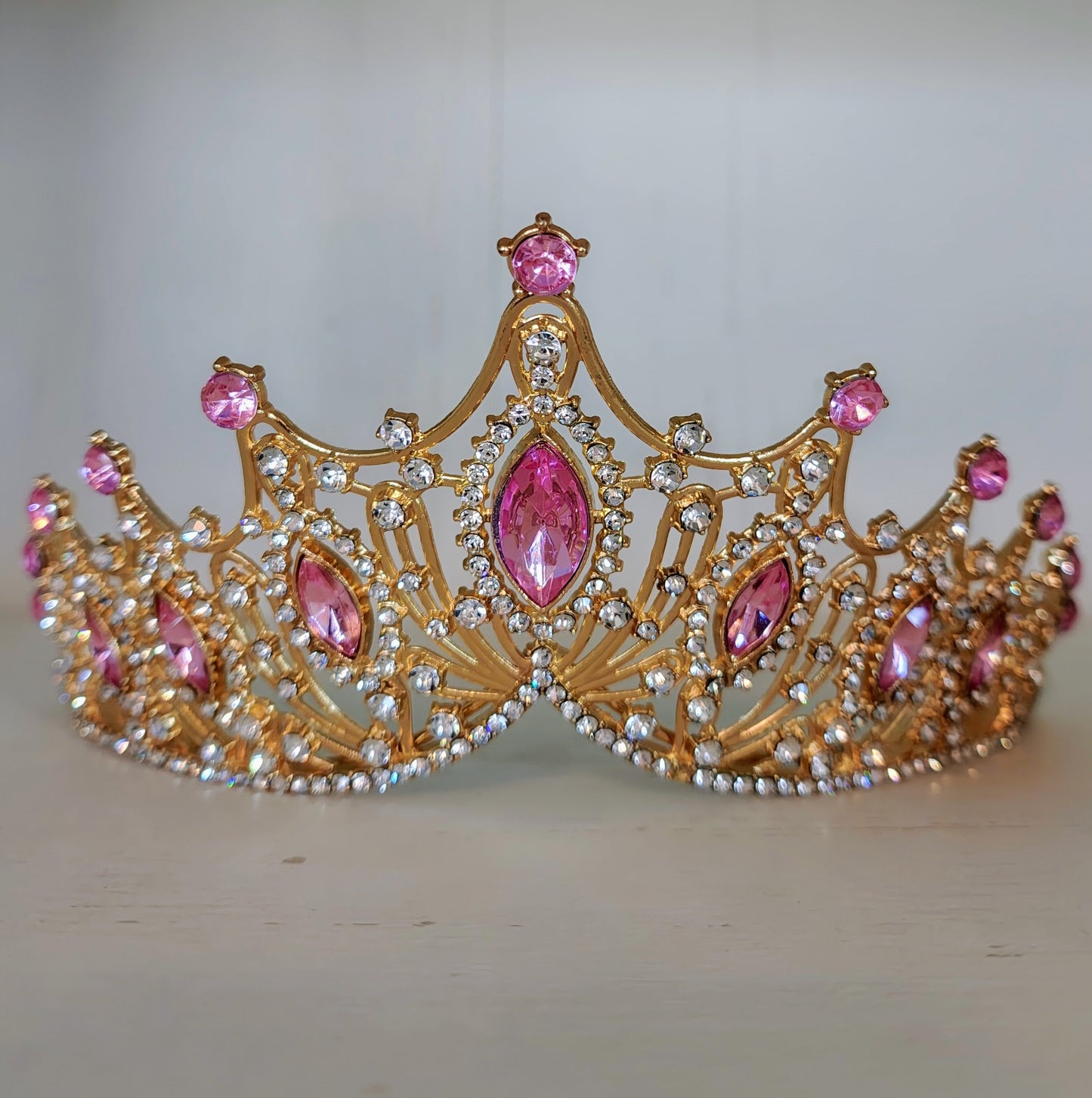 Peaked Regal Crown (4 Colors)