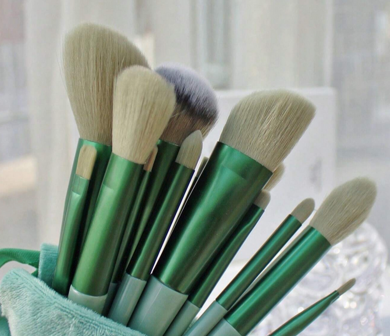 Seaweed Makeup Brush Set (13 pieces)