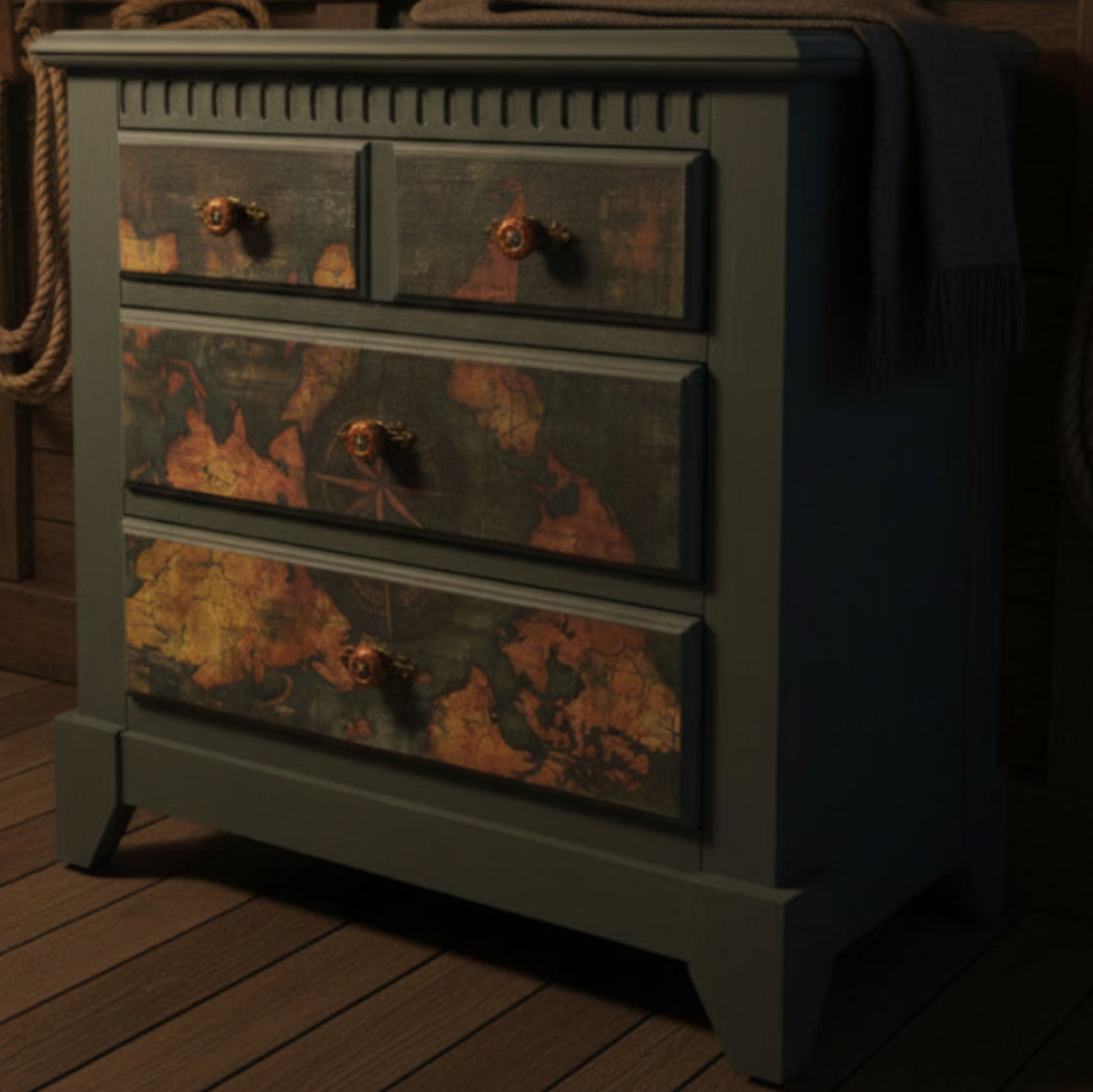 Compass Dresser